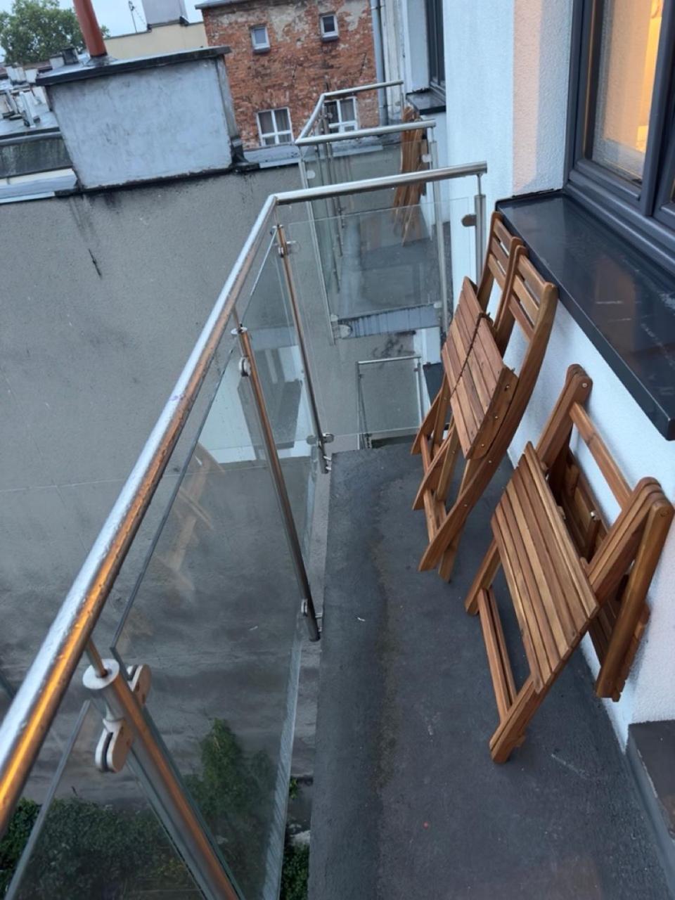 Little White Frog Apartment